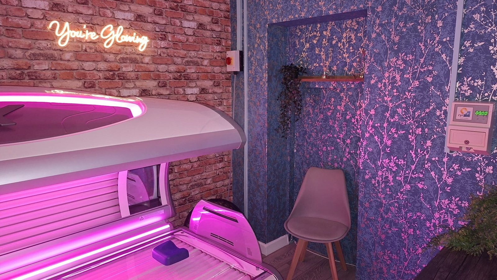 Sun bed tanning studio, Sapphire Tanning & beauty