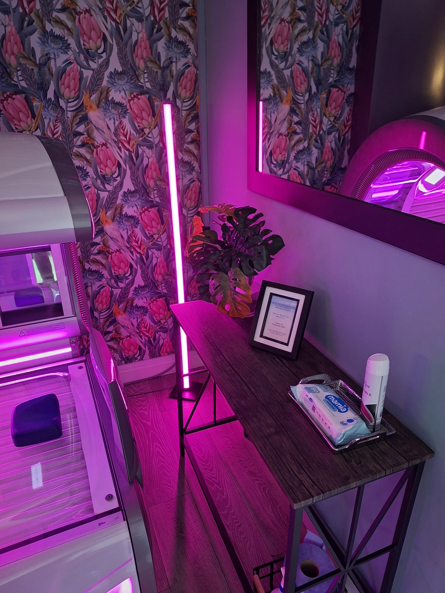 Sun bed tanning studio, Sapphire Tanning & beauty